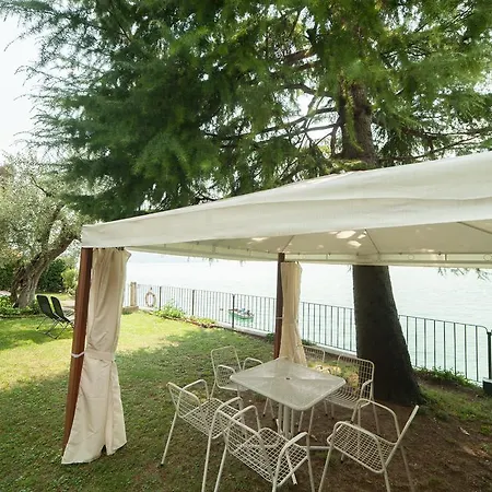 Nest On The Lake Marone Room photo