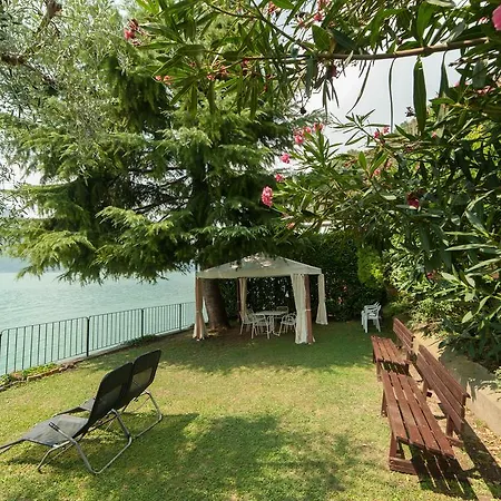 Nest On The Lake Marone Room photo
